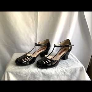 ModCloth BAIT Patton leather shiny pin up shoe